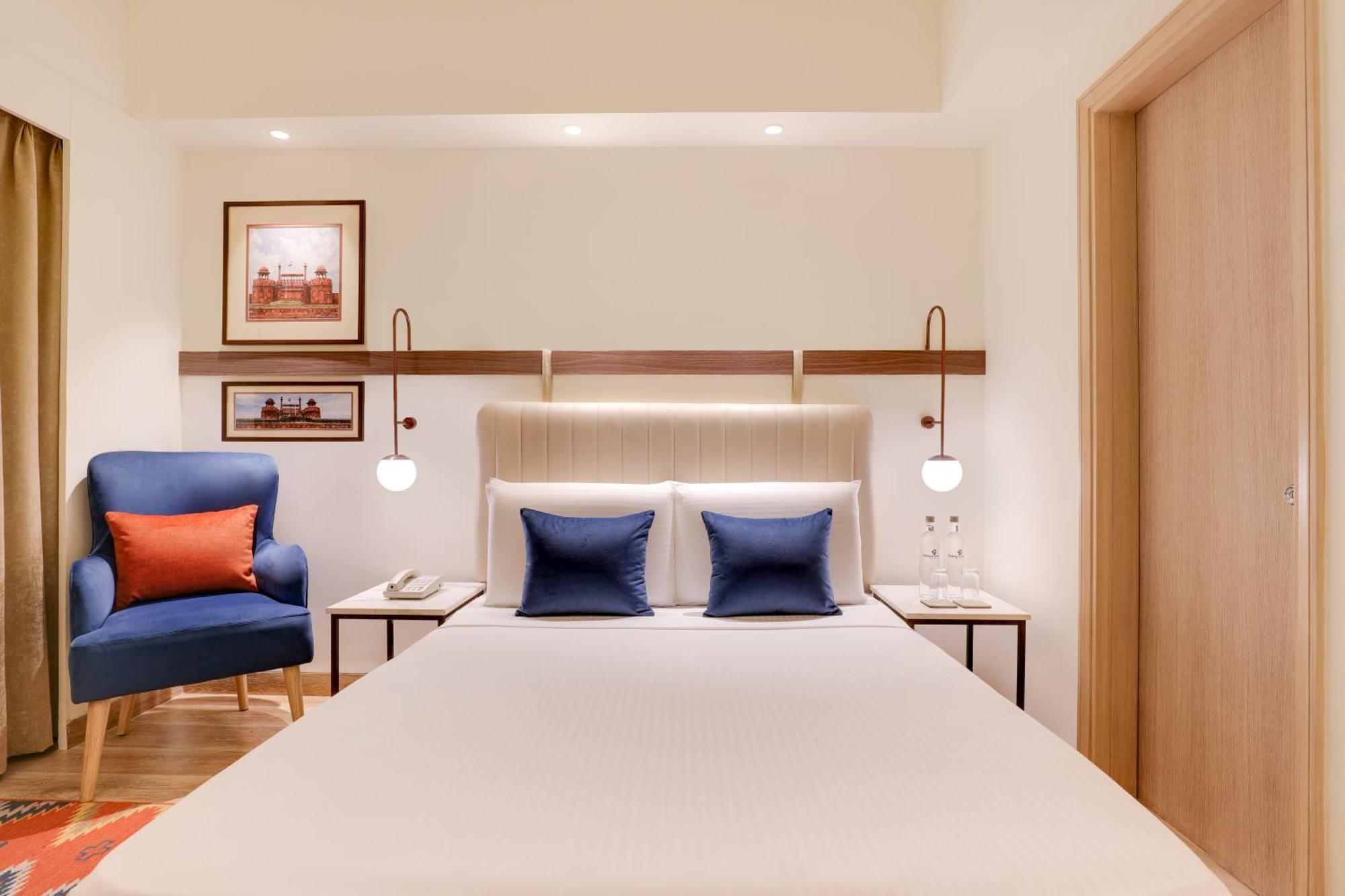 Deluxe Double or Twin Room on Two-way Airport Transfer,1538372131:JPEG